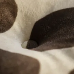 IKEA SANDLÖPARE(806.032.33) чохол на табурет, візерунок бежево-коричневий/жираф