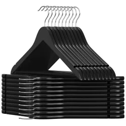 Чорні дерев'яні вішаки встановлюють 20 шт.